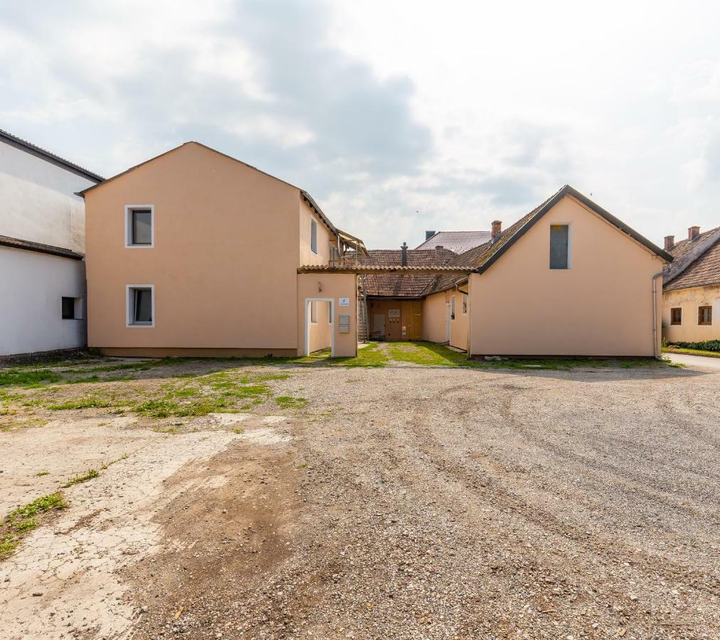 Atrium Untergrafendorf Apartamento Boheimkirchen Exterior foto